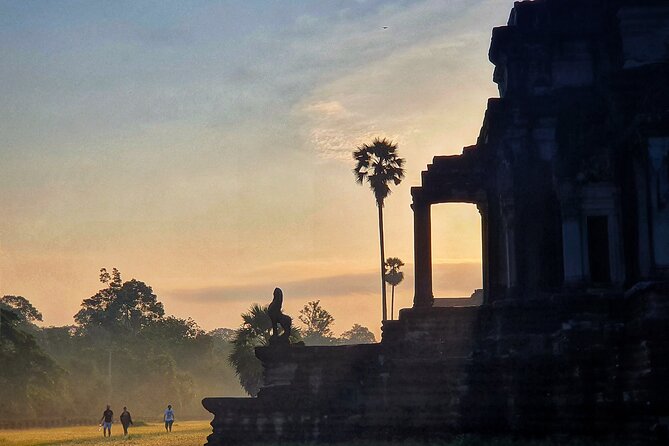 Private Sunrise & Angkor Complex by English Speaking Van Driver - Key points at a glance