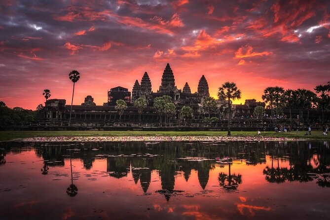 Private sunrise tour to Angkor Wat & other highlights with Professional Guide. - Breakfast beside Srah Srang