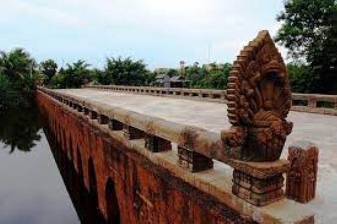 Private Taxi Phnom Penh to Siem Reap - English Spreaking Driver - Kampong Khlang Village and life beyond the cities