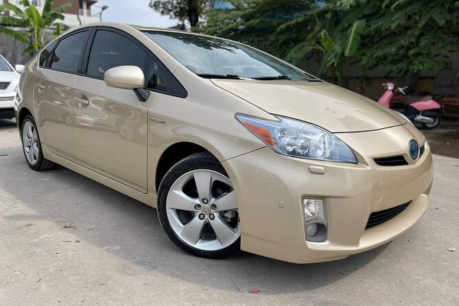 Private Taxi Siem Reap Airport or Hotel Transfer - A calm airport arrival with a private driver