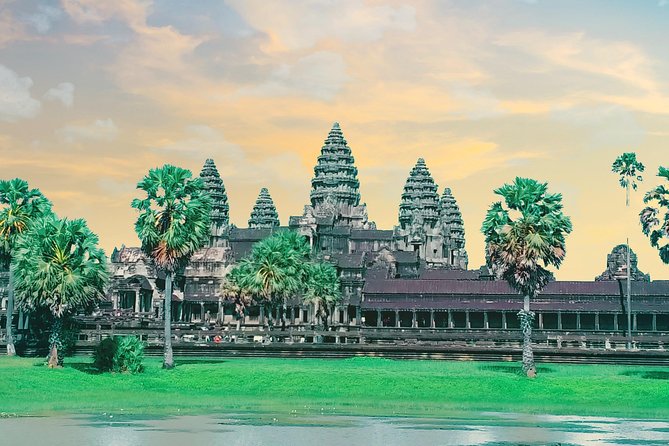 Private Tour Angkor Wat - Entering Angkor Thom through the South Gate