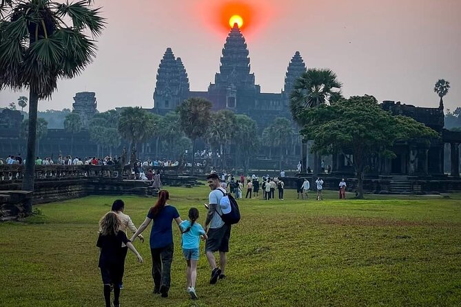 Private Tour in Angkor Wat by Tuk Tuk - The early start at Angkor Wat