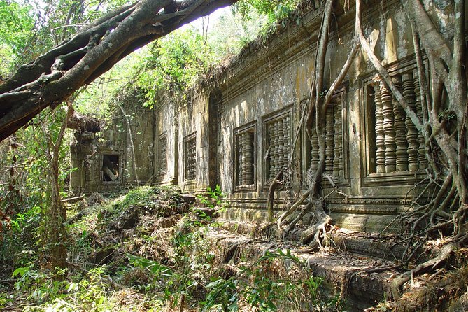 Private Tour to Beng Mealea Jungle Temple and Koh Ker - Rural Cambodia between the ruins