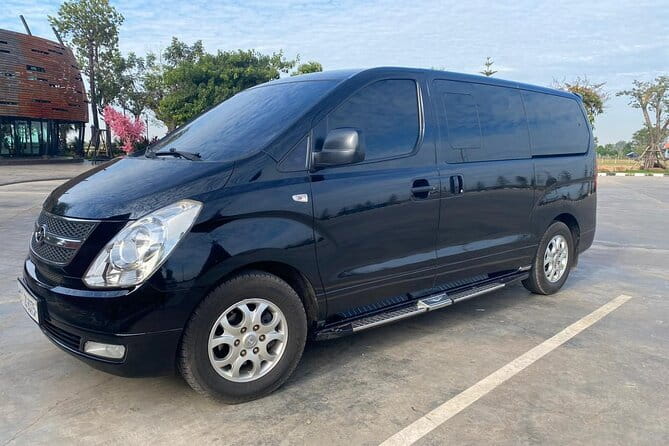 Private Transfer From Phnom Penh To Sihanoukville - Choosing between the SUV and minivan