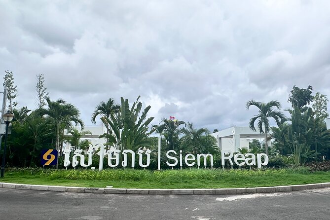 Private Transfer From Siem Reap Airport to Hotel - Meeting your driver after landing