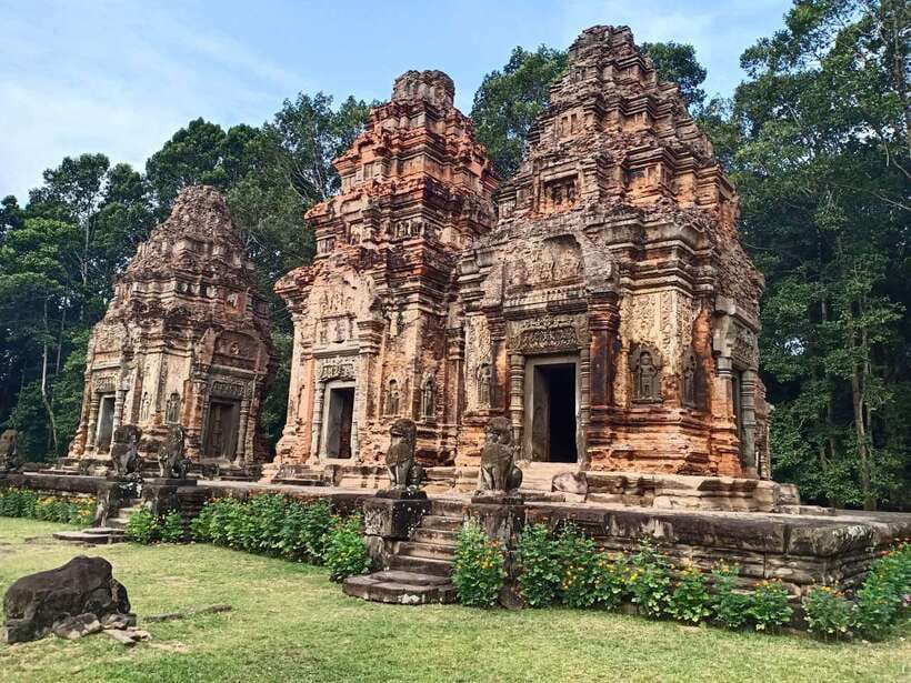Private Trip to Banteay Srei, Rolous Group & Tonle Sap Lake - Lolei, Preah Ko, and Bakong: three early Angkor sites