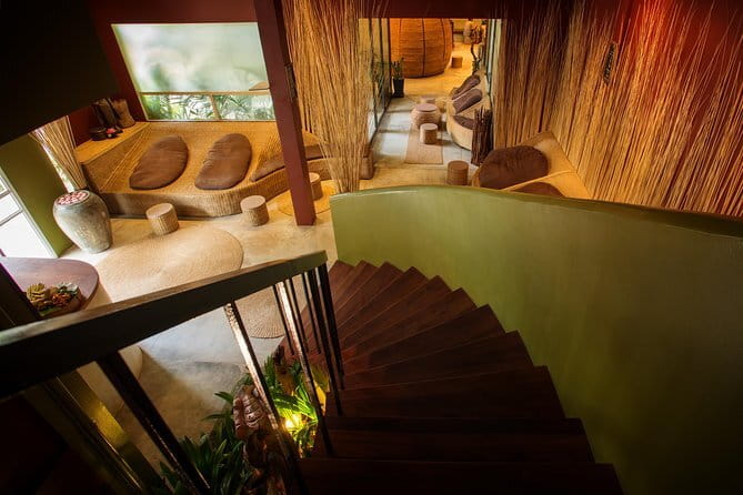 Reflexology Feet Massage in Phnom Penh - The Foot Cleansing Starts the Treatment
