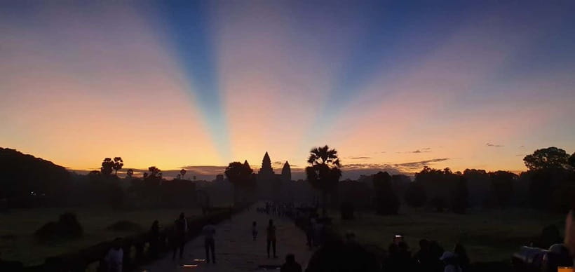 Seat-In-Coach: Small Circuit tour with Sunrise at Angkor Wat - Key points to know before booking
