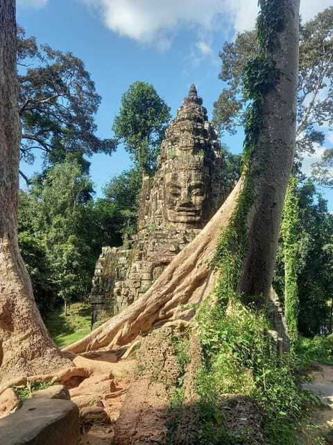 Shared day tour with Spanish-speaking guide at Angkor Temple. - Booking flexibility and small practical points