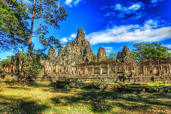 Shared Tour to Angkor Wat, Bayon and Ta Prohm Temples - Bayon replaces grand scale with stone faces