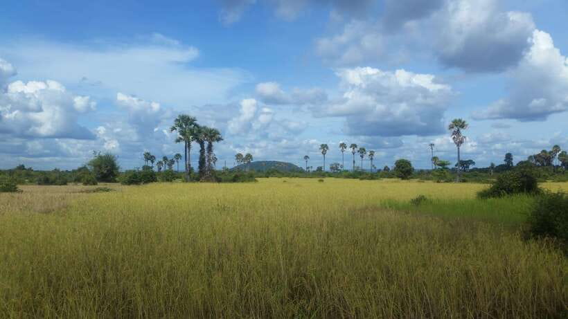 Siem Reap: 3-Hour Ancient Trails Motorbike Tour - Villages, working life, and unscripted pauses