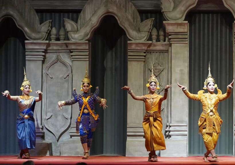Siem Reap: Amazon Angkor Buffet Traditional Fairy Dance Show - Choosing between garden air and air conditioning