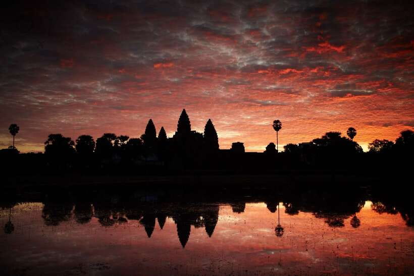 Siem Reap: Angkor Sunrise 1- or 2-Day Guided Temples Tour - What this Angkor tour actually covers