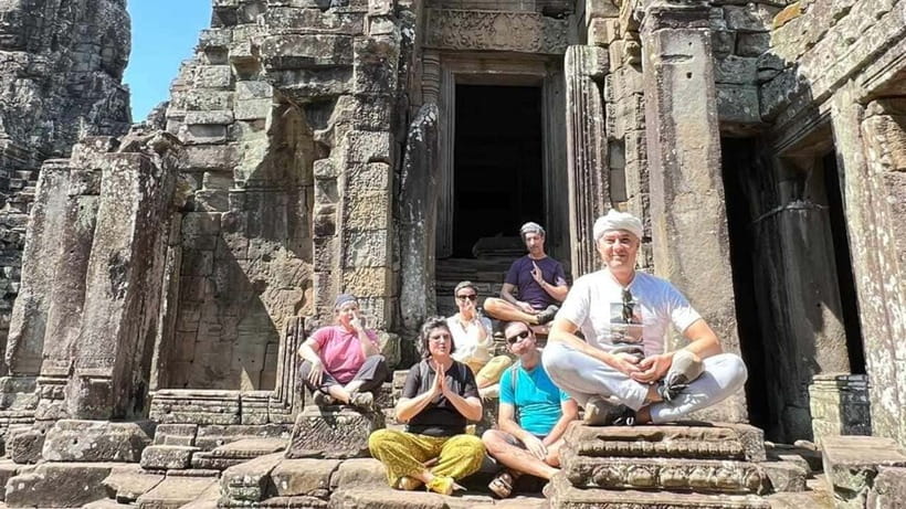 Siem Reap: Angkor Sunrise 1- or 2-Day Guided Temples Tour - Neak Pean and Preah Khan: two very different moods