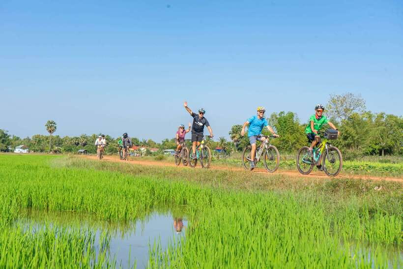 Siem Reap: Angkor Sunrise 2 Days Guided Bike Tour - Bikes, guides, and the level of support