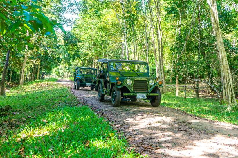 Siem Reap: Angkor Sunrise Jeep Tour / SUV Car Available - Lunch beside Srah Srang