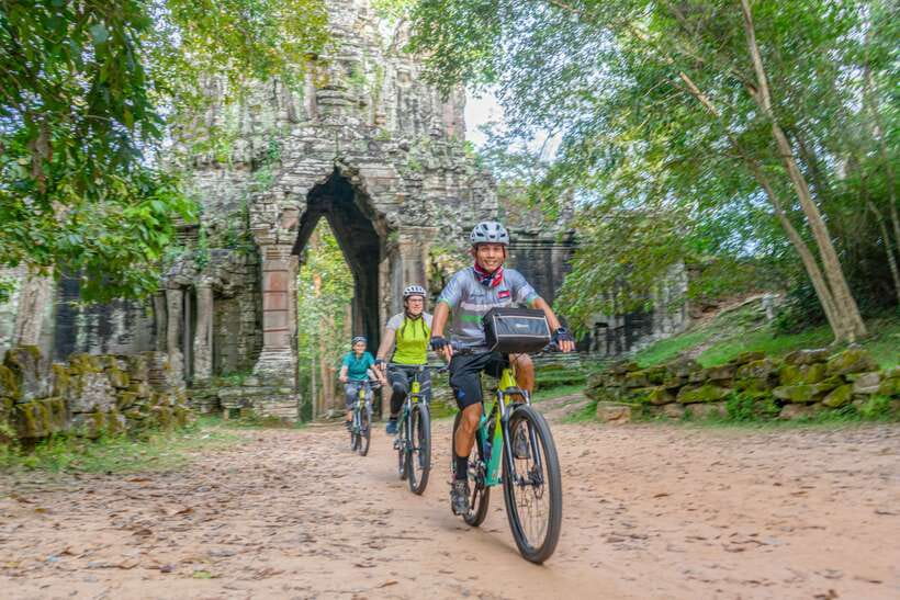 Siem Reap: Angkor Sunset Bike & Boat Tour /E-Bike Available - What the $65 tour gives you