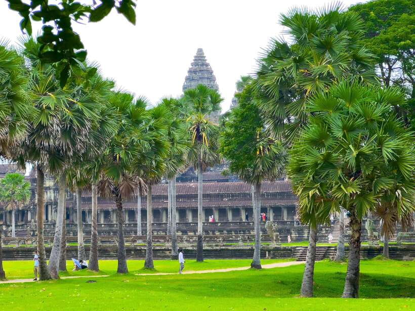 Siem Reap: Angkor Wat, Bayon & Ta Prohm Guided Tour - What the $16 tour really includes