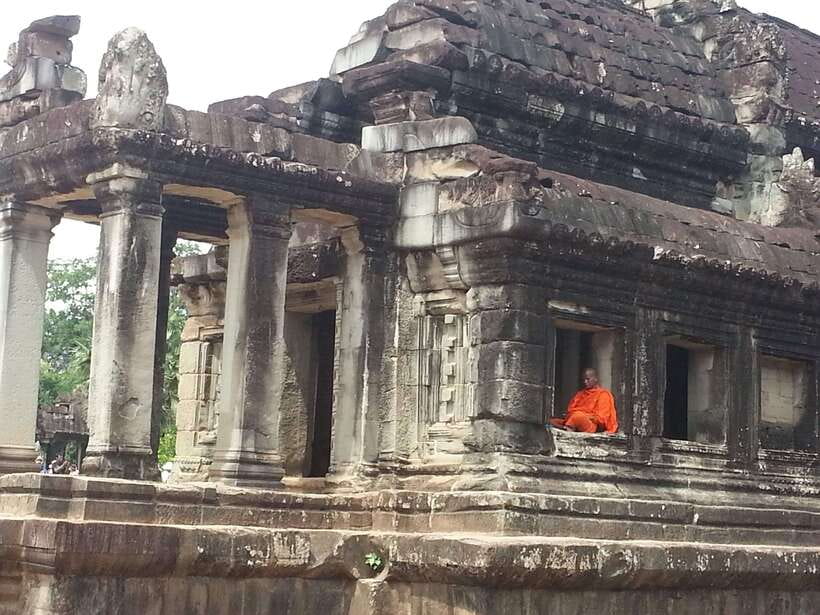 Siem Reap: Angkor Wat Half-Day Trip with Local Guide - Key points to know before you book
