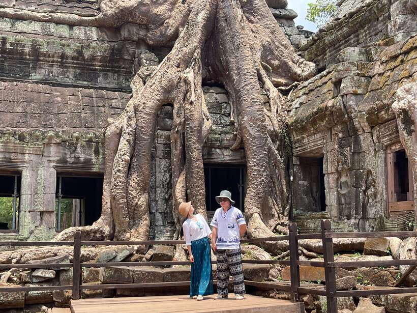 Siem Reap: Angkor Wat Private full Day Tour - What the guide adds to the day