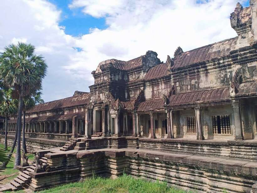 Siem Reap: Angkor Wat Private Tour by Tuk Tuk - Ta Prohm and the famous tree roots