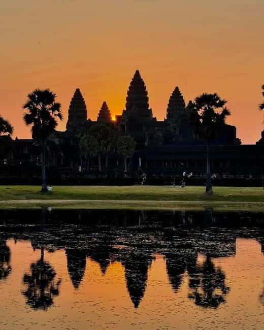 Siem Reap: Angkor Wat Private Tour with Sunrise - Banteay Srei and the finest small-scale carving
