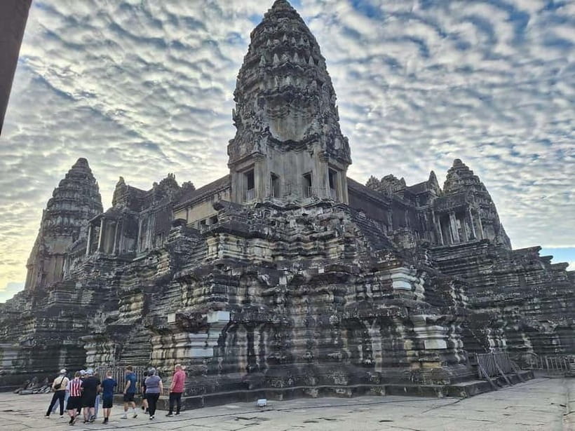 Siem Reap: Angkor Wat Small-Group Day Tour - Victory Gate and Angkor Thom’s monumental entrance