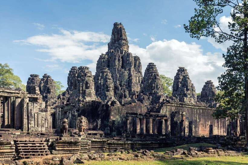 Siem Reap: Angkor Wat Small-Group Full Day Tour and Sunset - What this $32 Siem Reap tour really includes