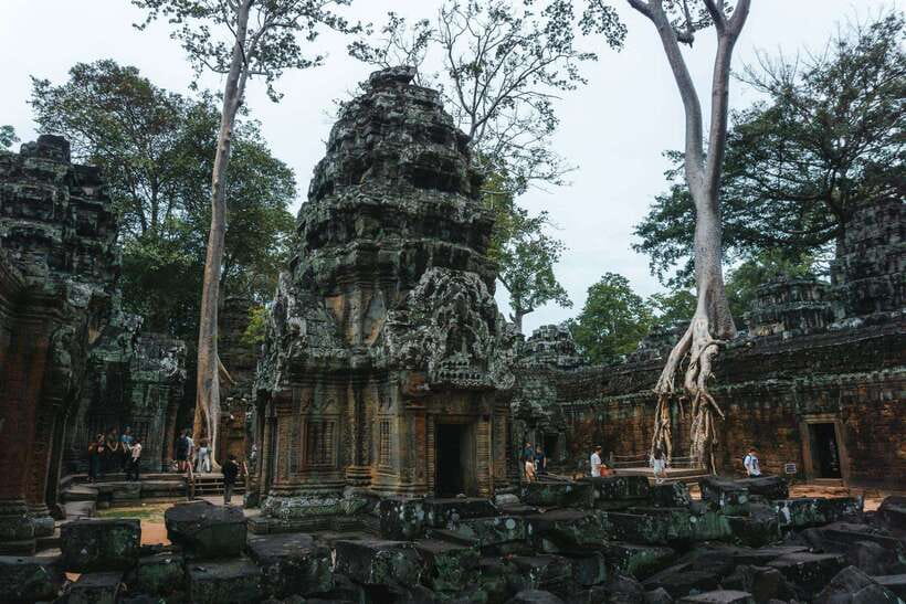 Siem Reap: Angkor Wat Small-Group Full Day Tour and Sunset - Phnom Bakheng and the sunset question