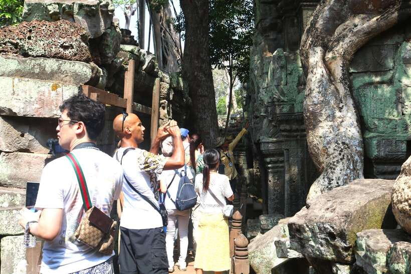 Siem Reap: Angkor Wat: Small-Group Sunrise Tour - Heat, pace, and what to pack