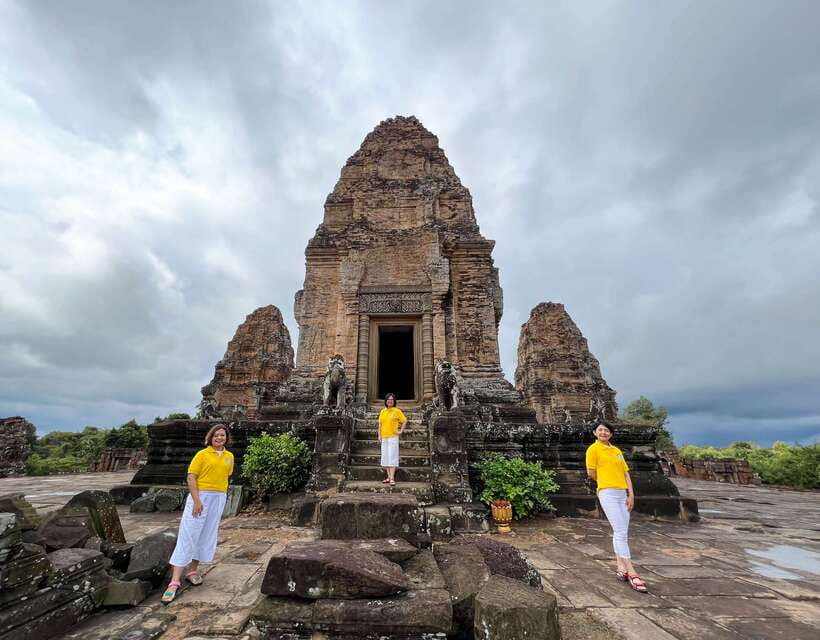 Siem Reap: Angkor Wat Small-Group Sunrise Tour & Breakfast - Ta Prohm and the power of the jungle