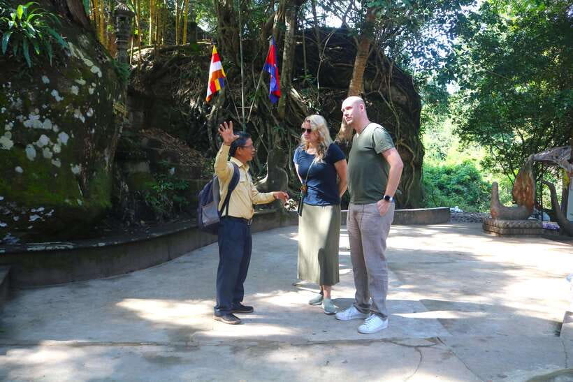 Siem Reap: Angkor Wat Sunrise and Best Temples Tour - What to pack for this particular day