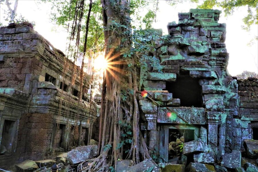 Siem Reap: Angkor Wat Sunrise and Best Temples Tour - Angkor Thom and the stone faces of Bayon