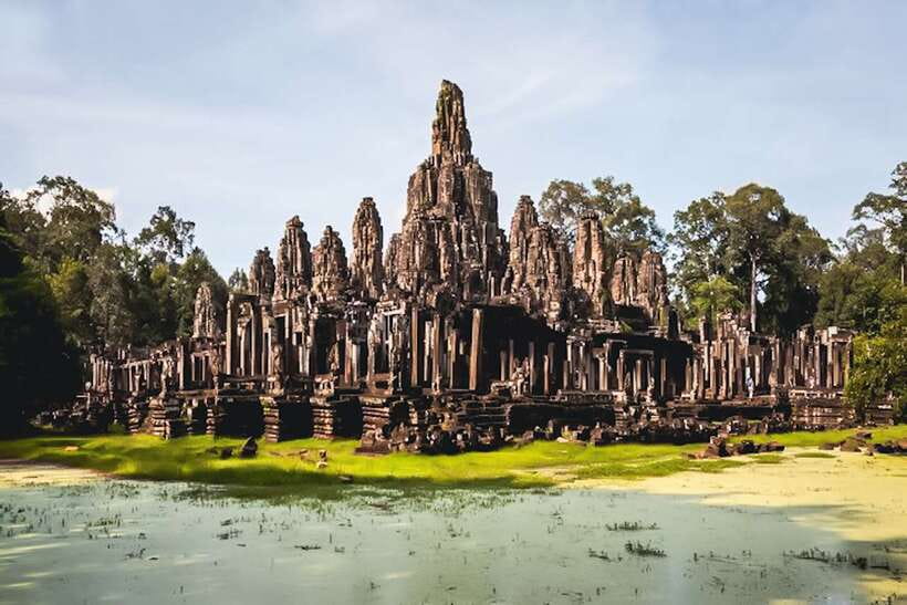 Siem Reap: Angkor Wat Sunrise and Full-Day Sightseeing Tour - Angkor Wat at sunrise, then inside the great temple