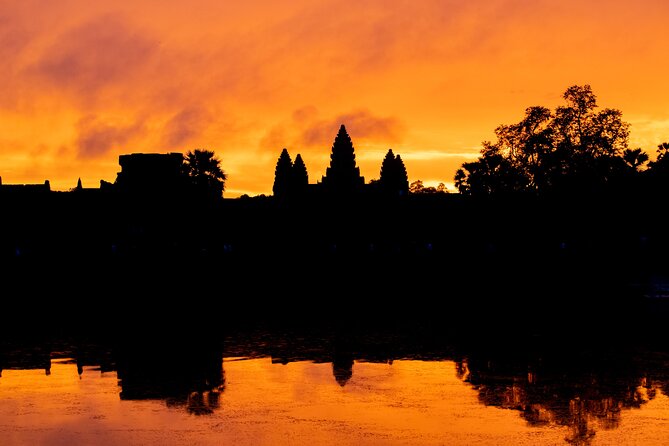 Siem Reap: Angkor Wat Sunrise & Explore Angkor Temples With Guide - Why this sunrise tour works well