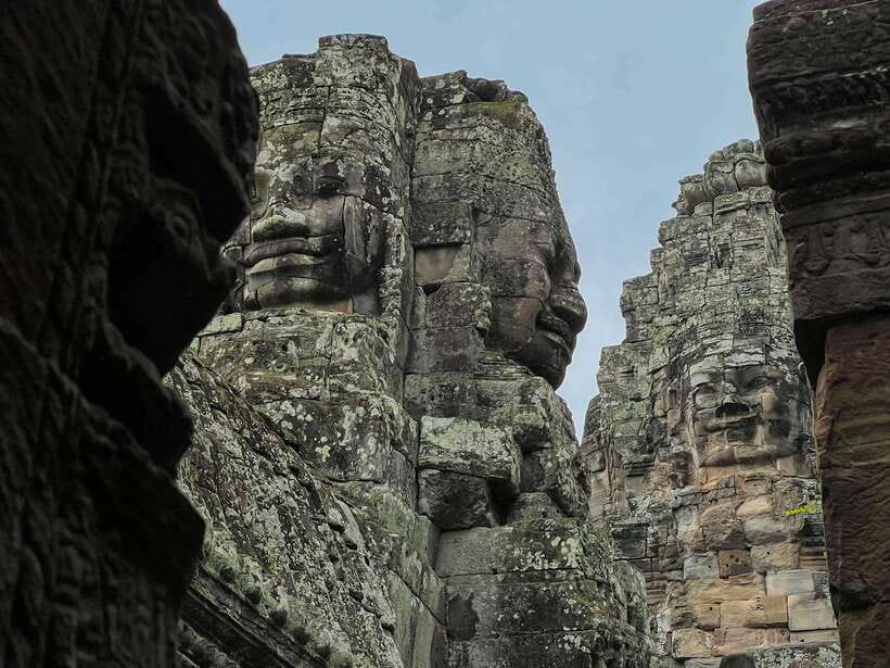 Siem Reap: Angkor Wat Sunrise Small Group tour and Breakfast - Breakfast beside Srah Srang