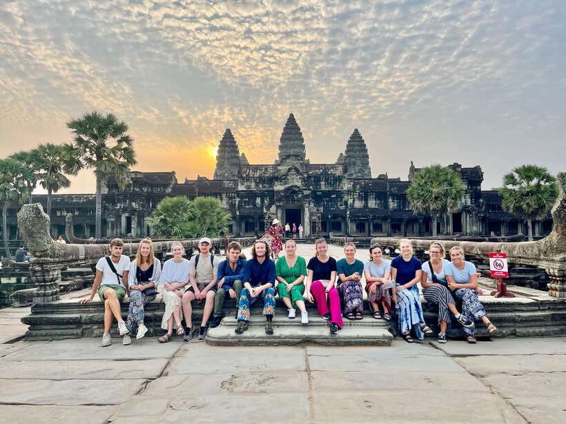 Siem Reap: Angkor Wat Sunrise Small Group tour and Breakfast - Preah Dak and the taste of palm cake