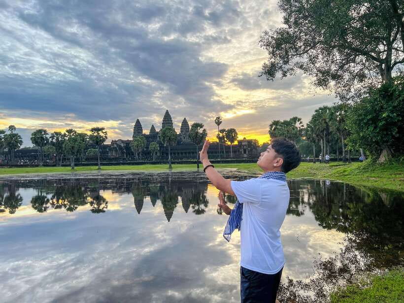 Siem Reap: Angkor Wat Sunrise Small Group tour and Breakfast - Angkor Wat in the first light