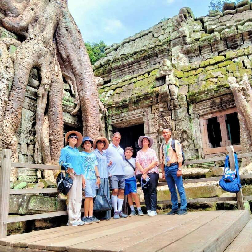 Siem Reap: Angkor Wat Sunrise Tour With Small Group - Tonle Om Gate and the approach to Angkor Thom