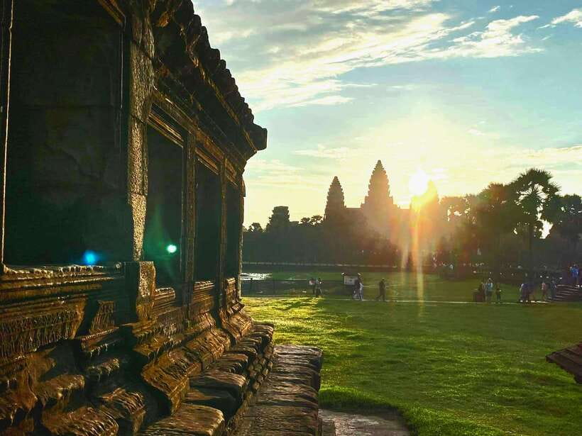 Siem Reap: Angkor Wat Sunrise Tour With Small Group - The 4:15am pickup and road to Angkor Wat