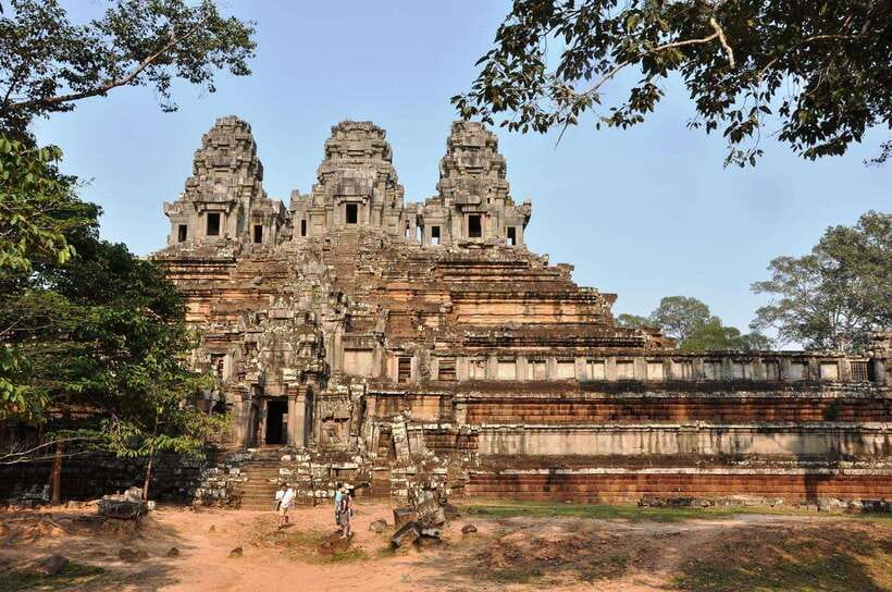 Siem Reap: Angkor Wat Tour Explore The Most Iconic Temples - Bayon’s stone faces at Angkor Thom