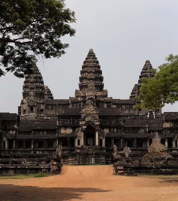 Siem Reap: Angkor Wat Tour with Italian-Speaking Guide - Ta Prohm, where the trees share the ruins