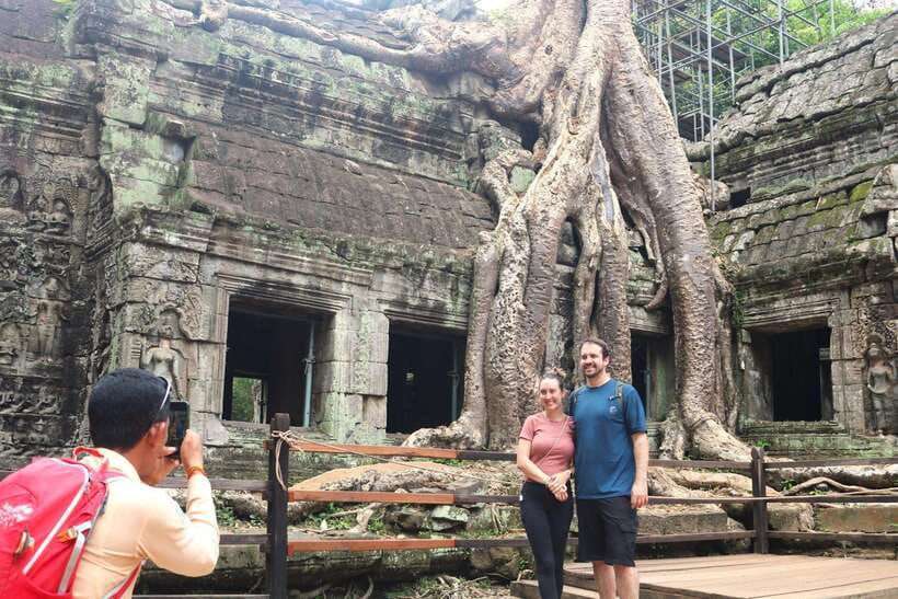 Siem Reap: Angkor Wat with German or English Guided Tour - The real price: $86 before lunch