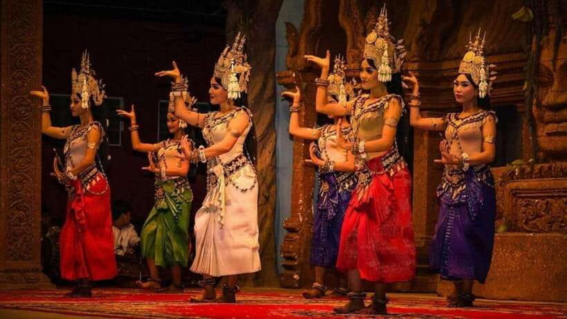 Siem Reap: Apsara Dance Show and Dinner with Hotel Pickup - Arriving early makes dinner much better