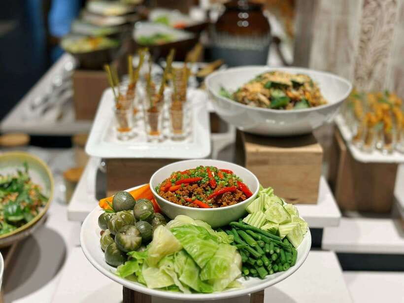 Siem Reap: Apsara Dance Show and Dinner with Hotel Pickup - What $22 really gets you