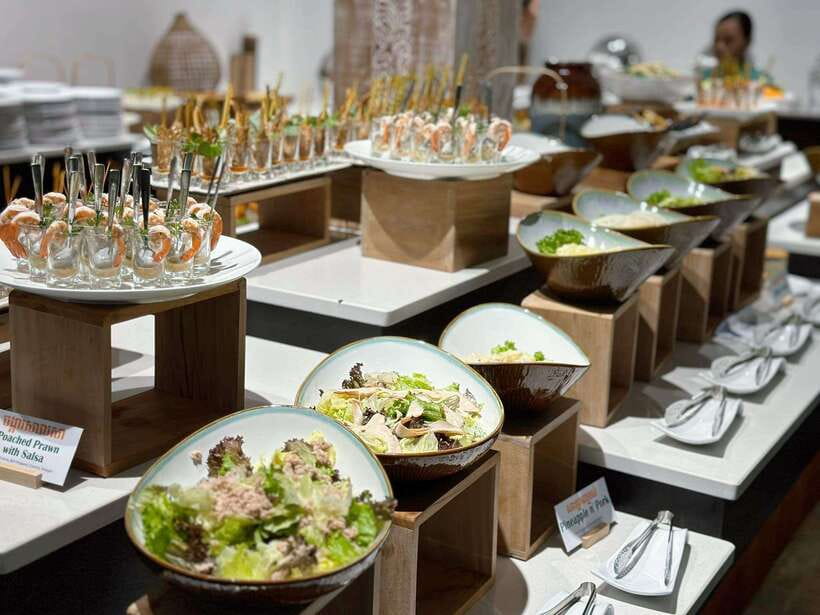 Siem Reap: Apsara Dance Show and Dinner with Hotel Pickup - Who should book this cultural dinner?