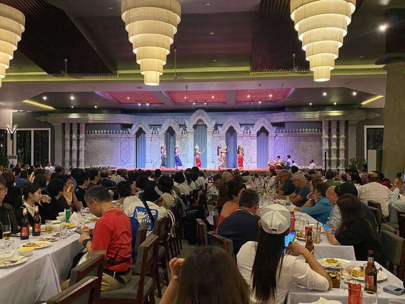 Siem Reap: Apsara Dance Show & Dinner with Tuk-Tuk Transfers - Booking and practical tips
