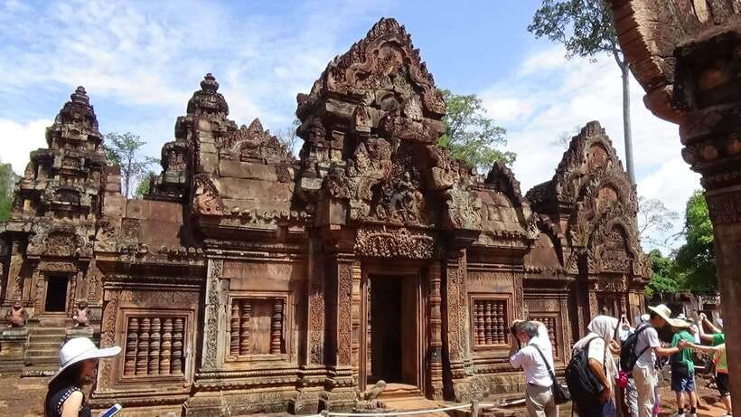 Siem Reap: Banteay Srei and Grand Circuit Heritage Tour - Neak Pean and the water around it