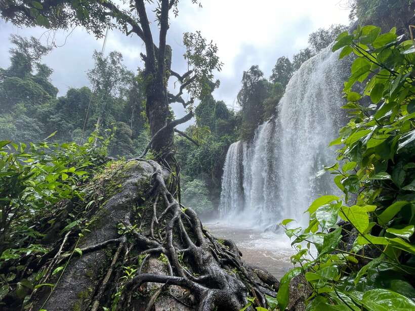 Siem Reap: Beng Mealea, Banteay Srei & Kulen Waterfall Trip - The early road to Beng Mealea