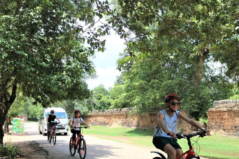 Siem Reap: Bike Rental - Angkor Thom and the quieter temple roads